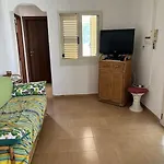 Villetta Con Giardino